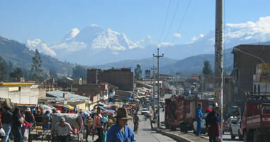 Huaraz - la puerta a las cumbres de la Cordillera Blanca