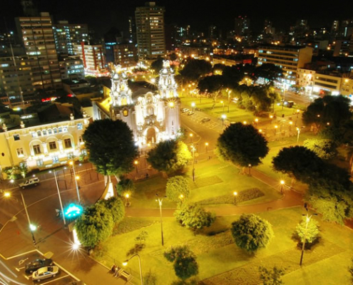 Der Parque Kennedy in Miraflores – Limas moderne Seite