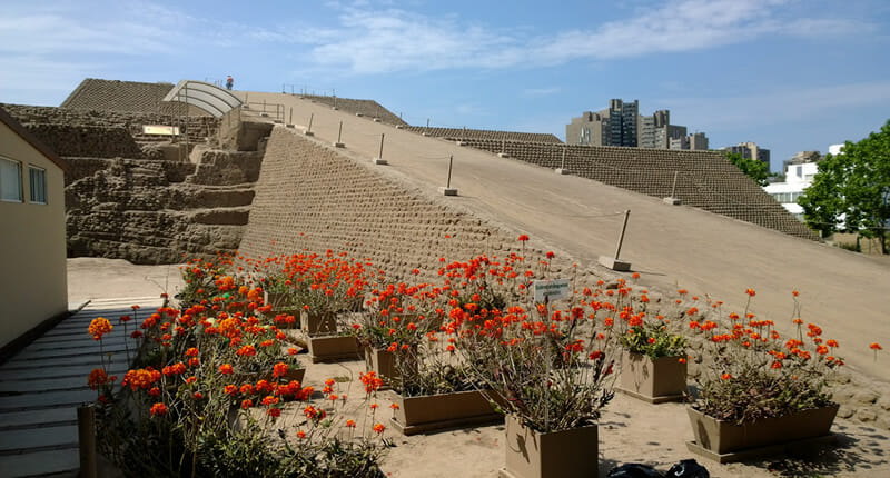 Die Huaca Huallamarca in Lima