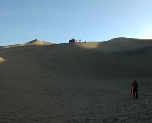 Huacachina sandboarding