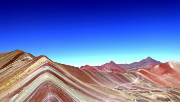 Vinicunca der Regenbogenberg in Peru
