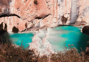 Millpu: Naturwunder in Ayacucho – Entdecke die türkisfarbenen Pools und Wasserfälle