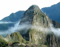 Huayna Picchu: Ein Abenteuer über den Wolken von Machu Picchu