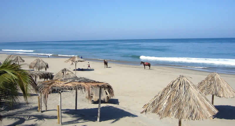 Máncora, paraíso del surf y la natación todo el año