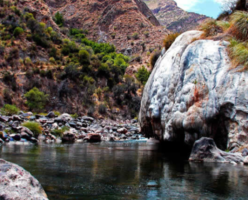 Aguas Termales de Qosniq – Termas ferruginosas andinas en el río Sondondo