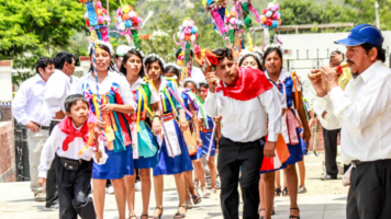 Danza de las Pallas de Lunahuaná – Eleganz, Andenklang und Inka-Tradition im Tal des Río Cañete