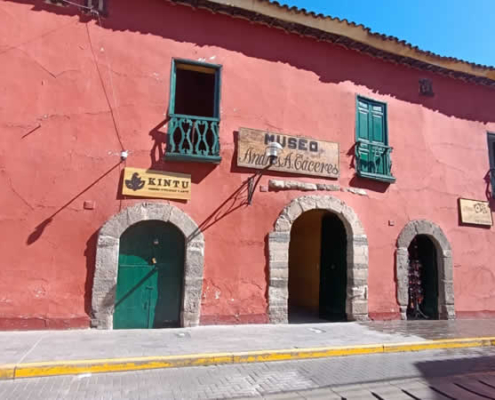 Museo Mariscal Andrés A. Cáceres – Arquitectura colonial e historia militar en Ayacucho
