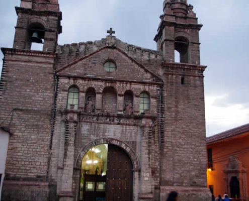 Iglesia San Agustín – Arquitectura renacentista y escenario histórico de Ayacucho