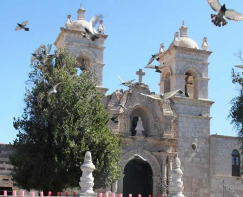Iglesia San Miguel Arcángel de Cayma – Joya barroca de Arequipa
