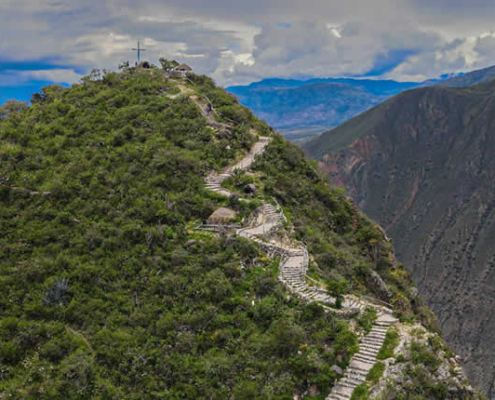 Cañón de Huatuscalle – panorama andino sobre Luricocha, Ayacucho