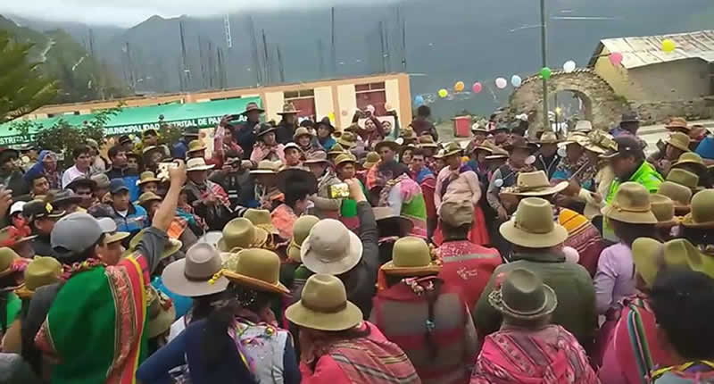 Carnaval de Pampamarca – Eine Woche Andenrhythmen, Rituale & Tracht