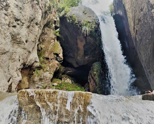 Cascada de Sirenachayocc: Poza esmeralda, bosque andino y corta caminata cerca de Huanta