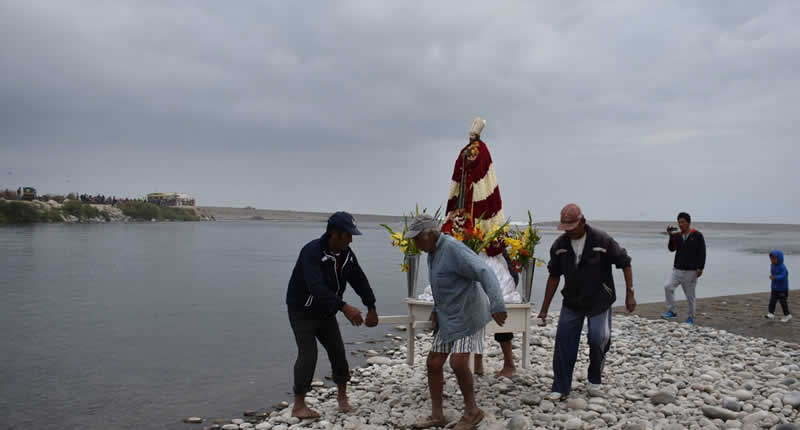 Fiesta Patronal de San Pedro: Wenn der Río Camaná zum Altar wird
