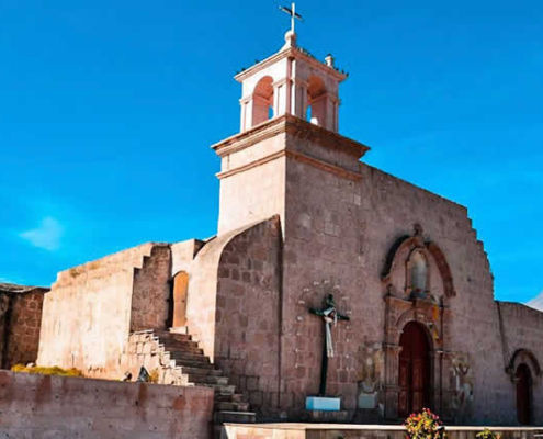 Iglesia de San Andrés de Yura – Arquitectura sacra en sillar rosado