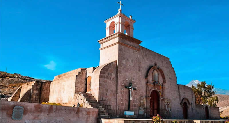 Iglesia de San Andrés de Yura – Arquitectura sacra en sillar rosado