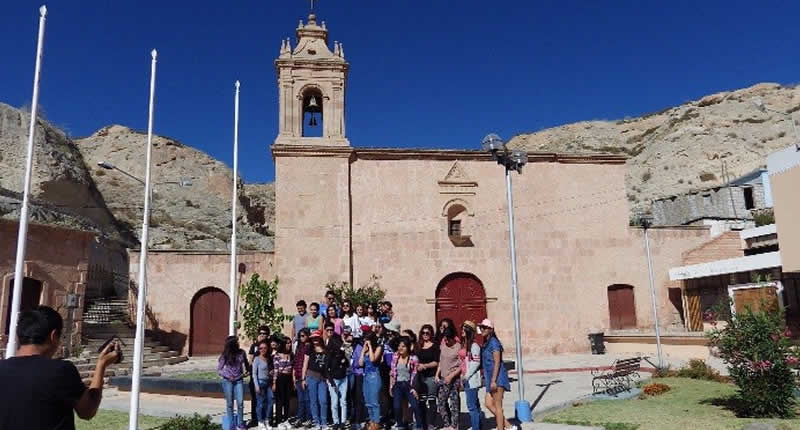 Iglesia Virgen del Rosario in la Calera: Neoklassische Ikone aus rosafarbenem Sillar