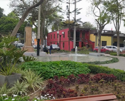 Parque Federico Villarreal – Denkmalpark zwischen Jr. Sucre und Bajada de los Baños