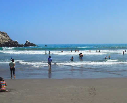 Playa La Miel – Caleta escondida cerca de Quilca