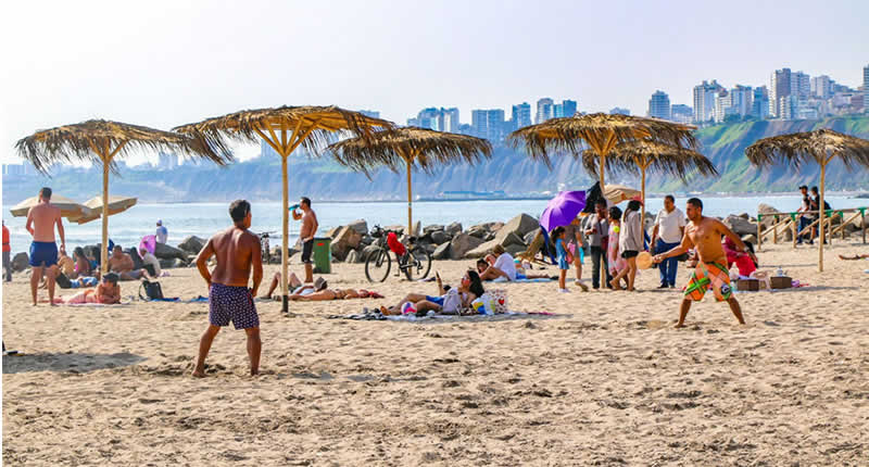 Playa los Yuyos – Barrancos zugänglicher Stadtstrand an der Costa Verde