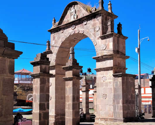 Arco Deustua en Puno – Puerta de piedra de la Independencia