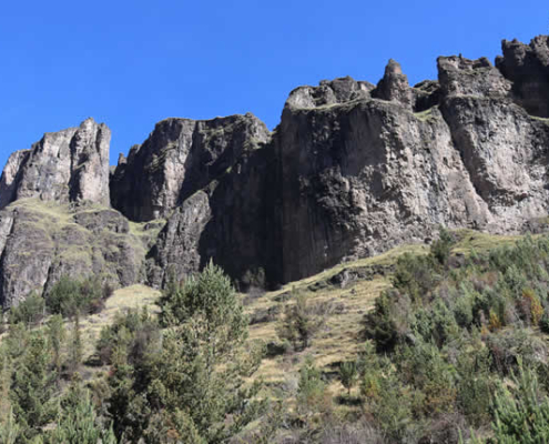 Cañón de Viunchuco cerca de Ayapata – Cañón de arenisca entre altiplano y selva