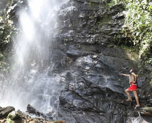 Cascada Botijani – Regenwald-Wasserfall bei San Juan de Oro