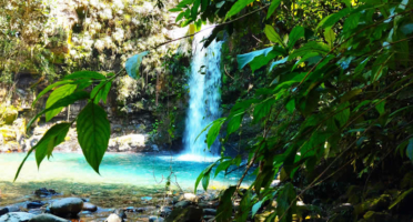 Catarata Alccochaka – Smaragdgrüner Naturpool im Regenwald von San Gabán