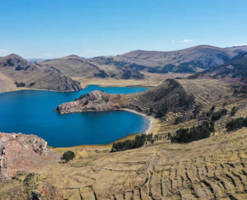 Cerro Mirador Natural de Queahuani – mirador panorámico al lago Titicaca cerca de Moho