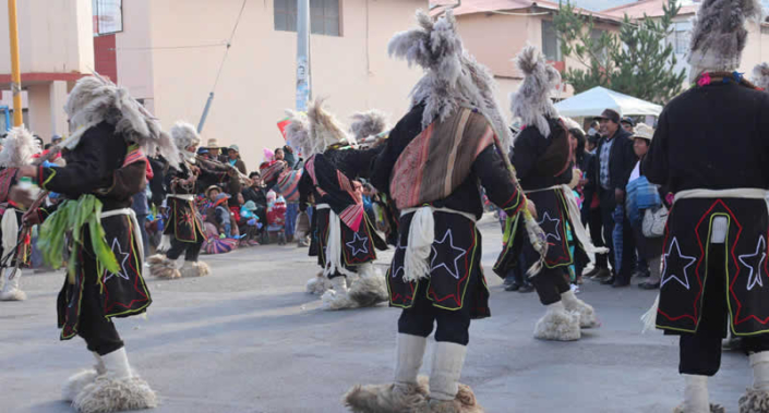 La Danza Guerrera de los Unkakus – Kriegerischer Regentanz von Pacaje, Macusani
