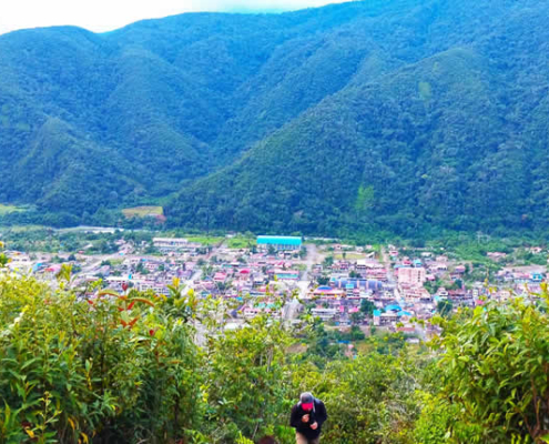 Mirador Turístico Huayna Urqu – Vista panorámica sobre San Gabán y los bosques de yunga