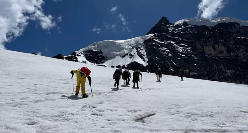 Nevados Allin Qhapaq, Huayna Qhapaq y Chichi Qhapaq – gigantes de hielo de la Cordillera Carabaya en Puno