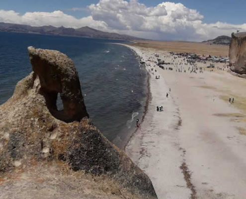 Playa Chatuma en el lago Titicaca – Playa de arena blanca entre Pomata y Yunguyo