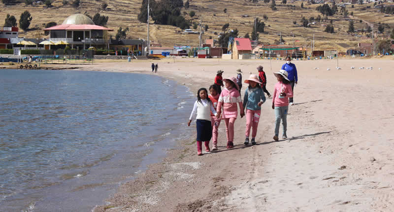 Playa San Juan cerca de Juli – Playa de aventura en el lago Titicaca