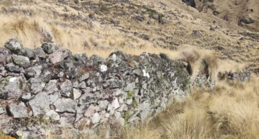 Archäologische Stätte Killi Killi – Präinka-Siedlung hoch über Macusani