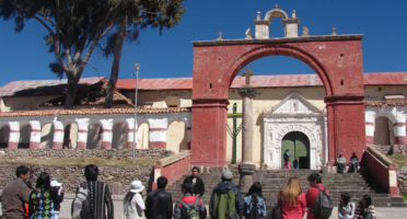 Plaza Colonial de Chucuito – Herz der Königlichen Truhenstadt