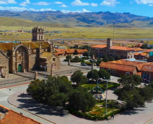 Lampa: la ciudad colonial rosada del Altiplano
