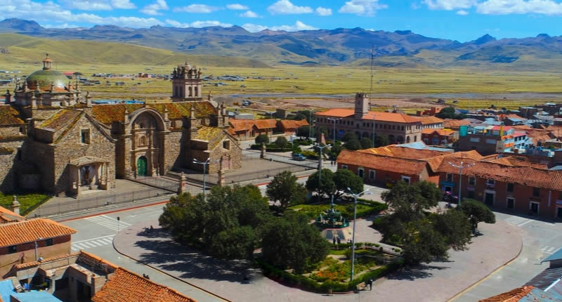 Lampa: la ciudad colonial rosada del Altiplano
