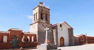 Templo de Santo Domingo en Chucuito: iglesia renacentista a orillas del lago Titicaca