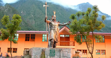Aguas Calientes Statue