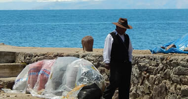Gente en Amantani Lago Titicaca