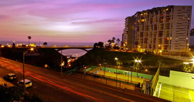 Miraflores Lima Peru bei Nacht
