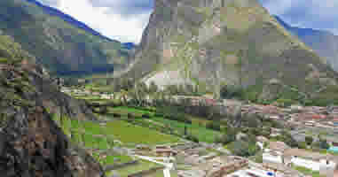 Blick auf Ollantaytambo letzte Stadt im Heiligen Tal