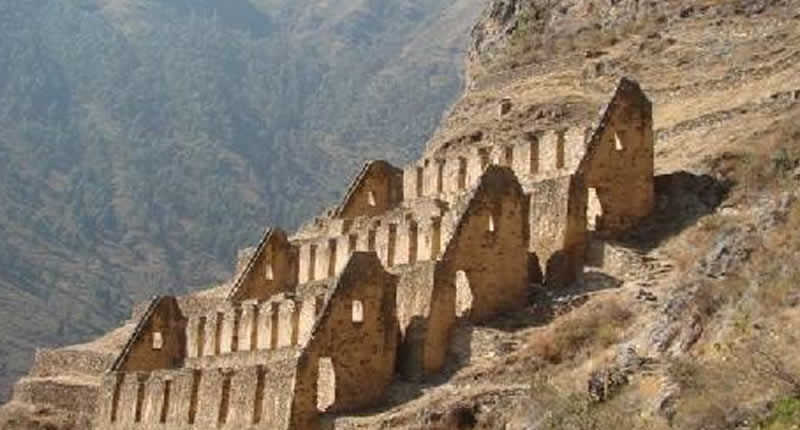 Archäologisches Erbe am Hang des Andenberges