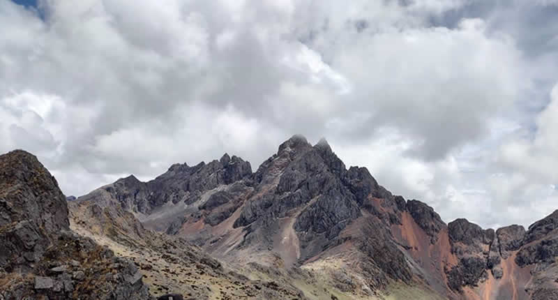 Apu Razuhuillca – nevado sagrado, anillo de lagunas y trekking
