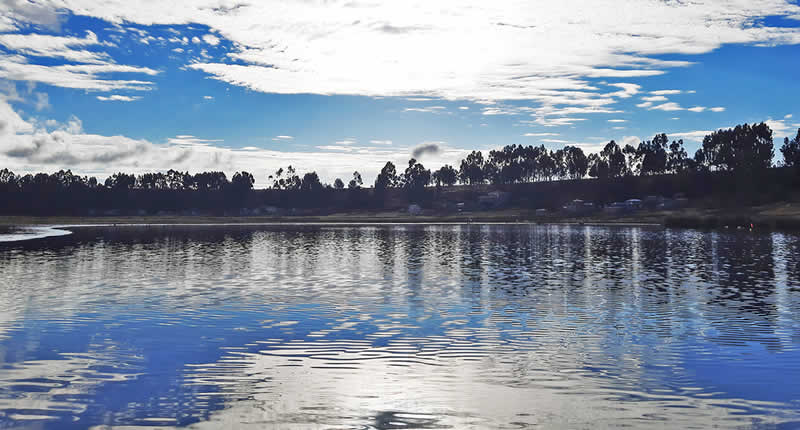 Balneario Jawira Quta en el lago Wiñaymarka, al sur del Titicaca