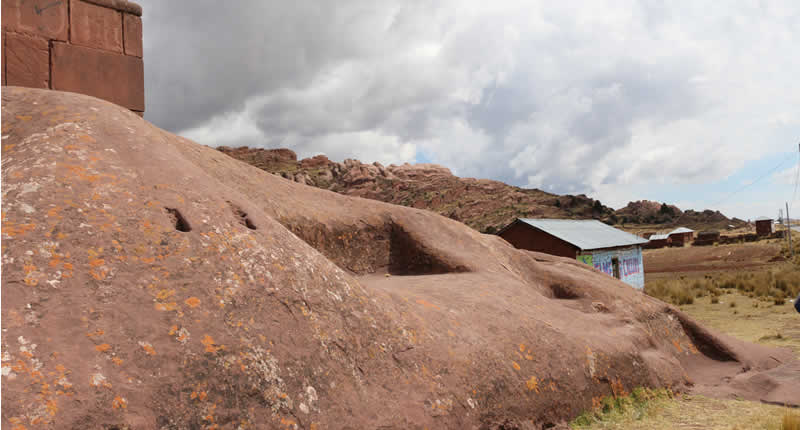 El Bebedero del Inka cerca de Ilave en el altiplano aymara de Puno