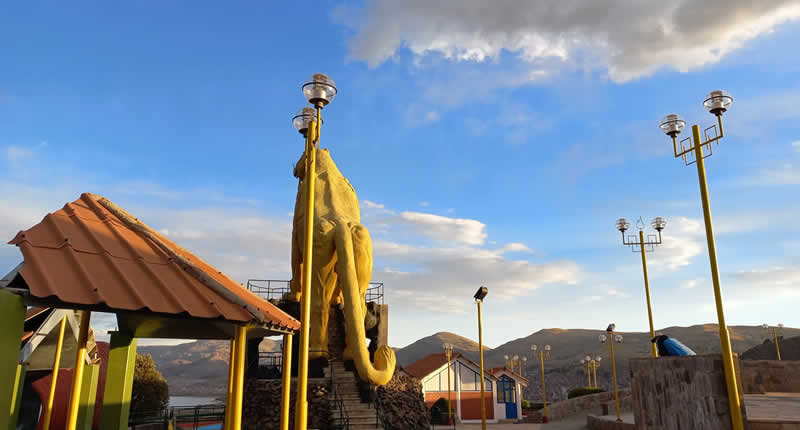 Mirador sobre el lago Titicaca en Alto Puno