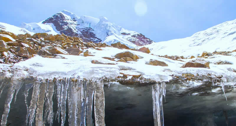 Gigante de hielo en la Cordillera de Carabaya