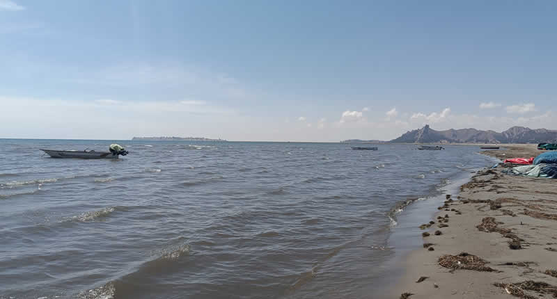 Playa de arena larga