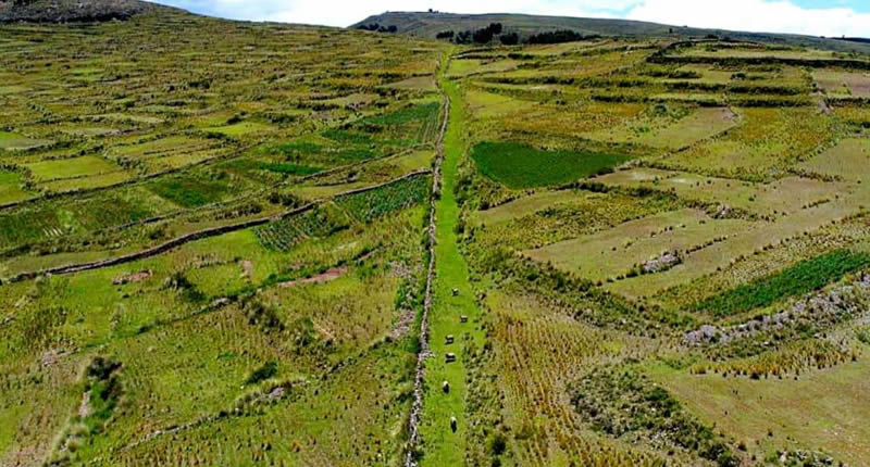 Panoramablick vom Inka-Pfad aus auf die Andenlandschaft
